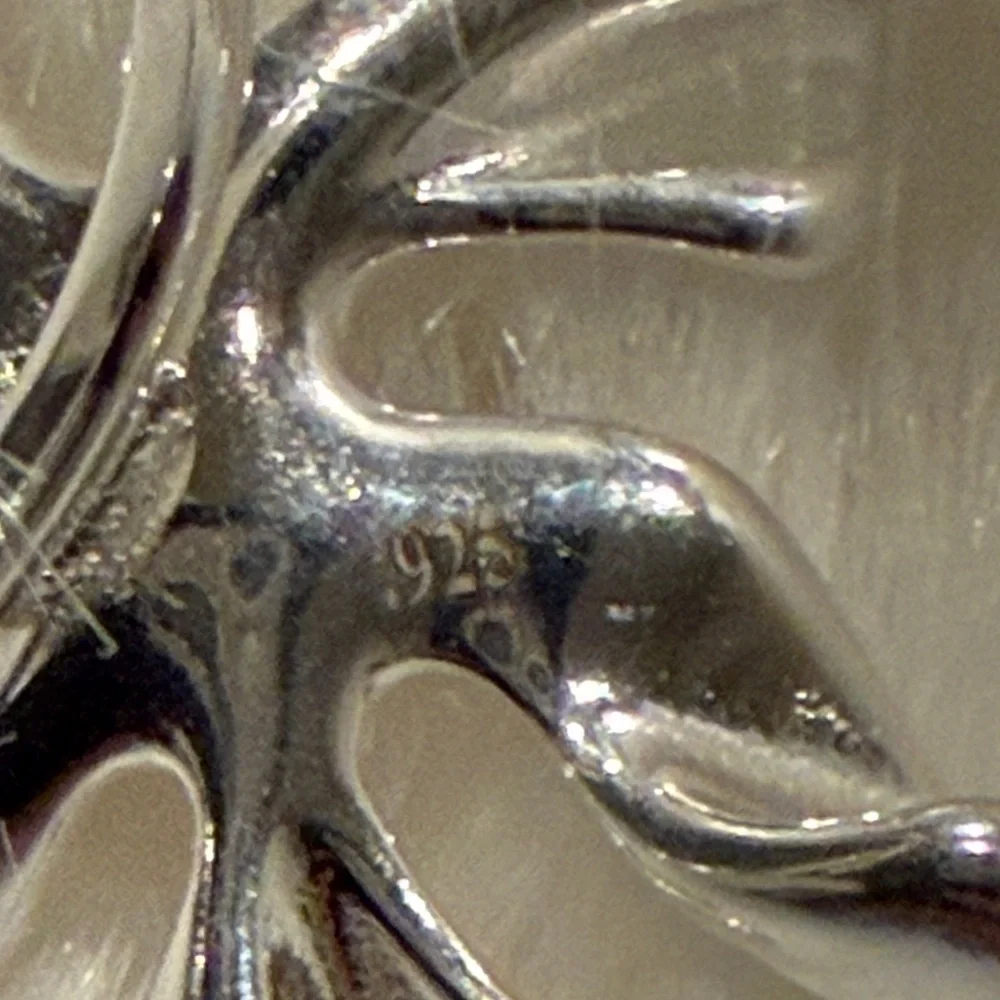 925 sterling Silver Floral Ring with freshwater Pearl Detail